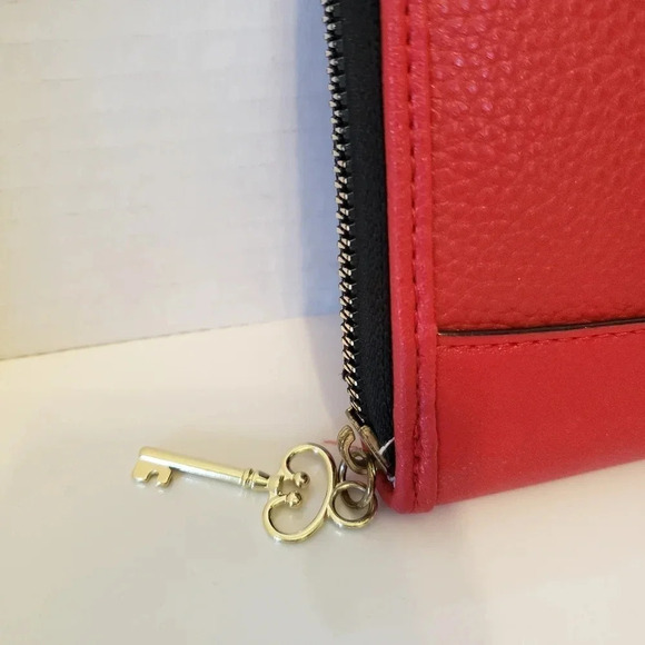 Juicy Couture Charm School Large  Red Womans Wallet. - Picture 5 of 9